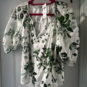 NWT Abercrombie shirt. Size Small